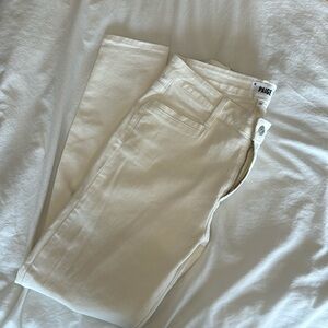 NWT- Paige Denim- Hoxton Ankle- White/Off White